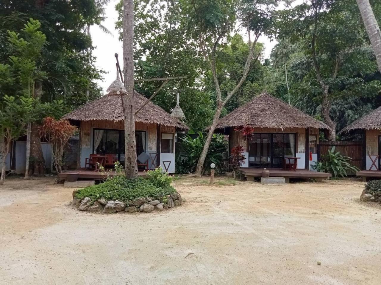 Thapwarin Resort - Green Hotel Koh Ngai Rum bild