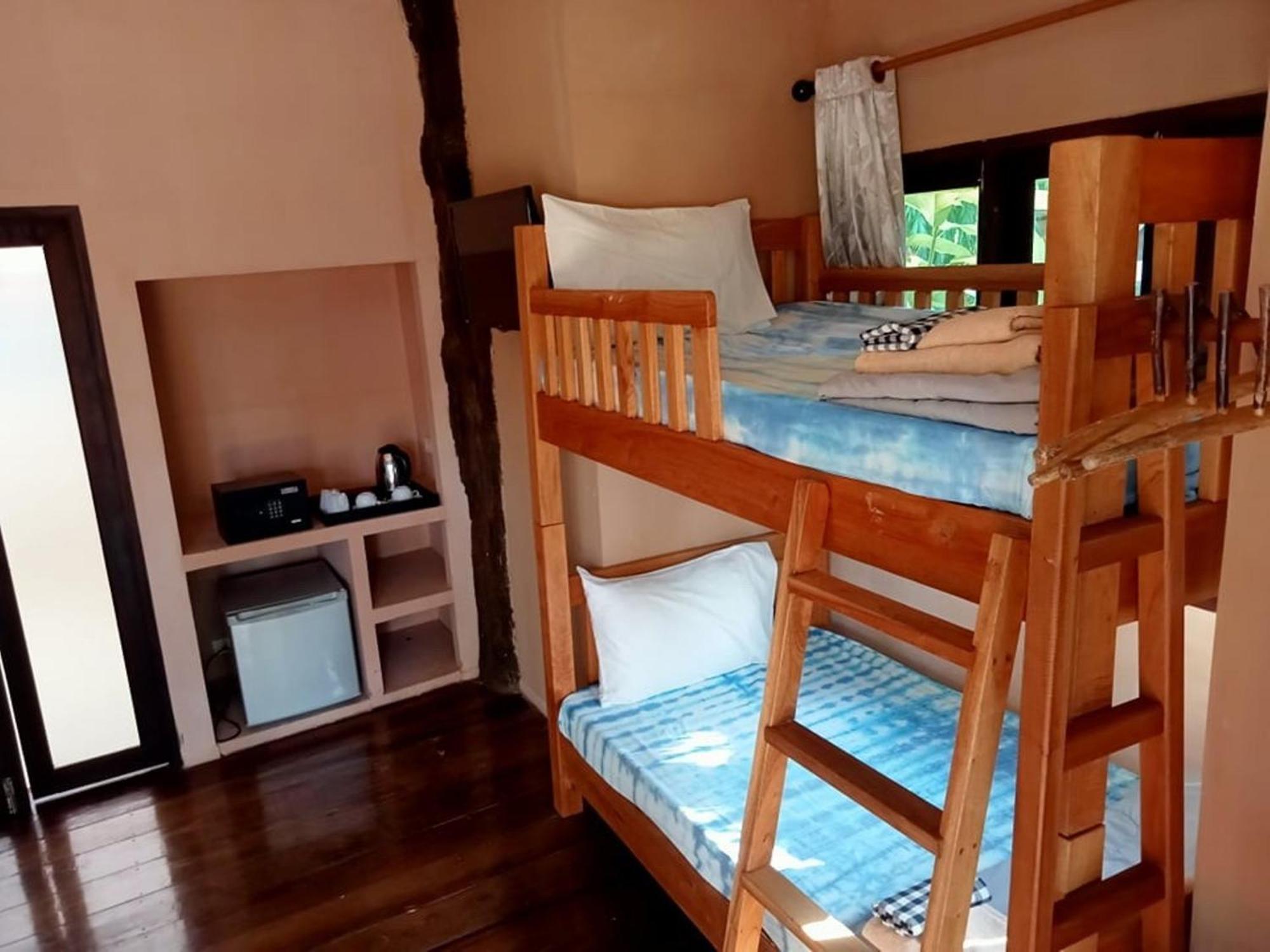 Thapwarin Resort - Green Hotel Koh Ngai Rum bild